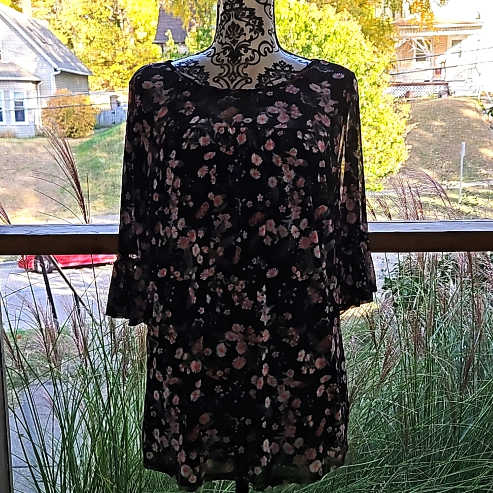Light weight  floral top